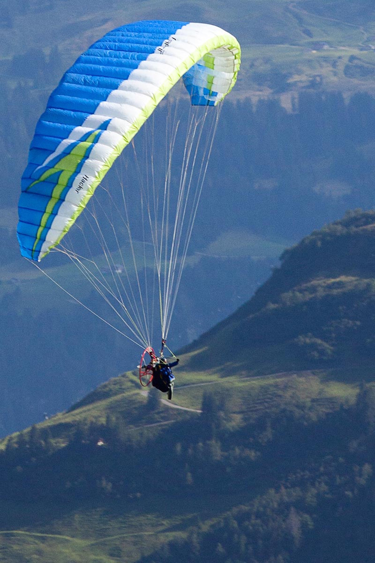 Hacker 4.3m RC-Nexus powered paraglider